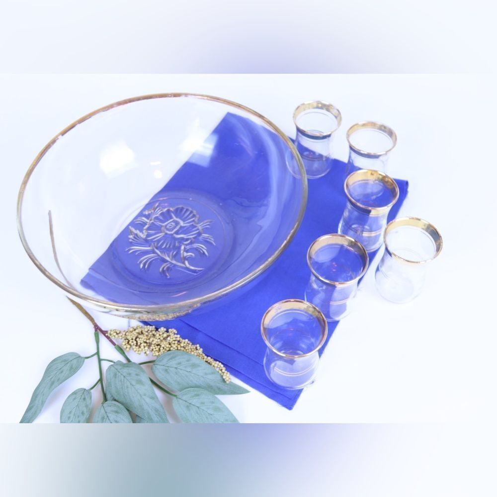 Gailstyn Glass Punch Bowl with 6 shot glasses "It's a Dilly" design w/gold rim